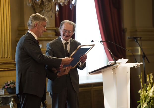 Remco Campert ontvangt Prijs der Nederlandse Letteren 2015 uit handen van koning Filip